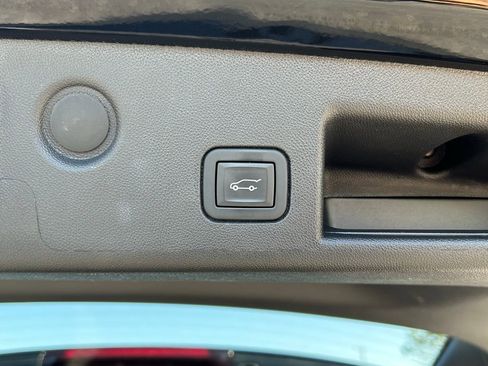 Used 2023 Chevrolet Equinox LT image 16