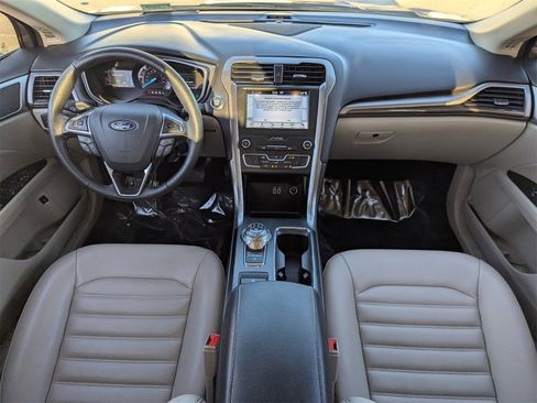 Used 2019 Ford Fusion SEL image 12