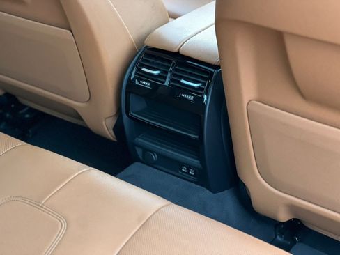 Used 2022 BMW 530i xDrive 530i xDrive Sedan w/ Convenience Package image 34