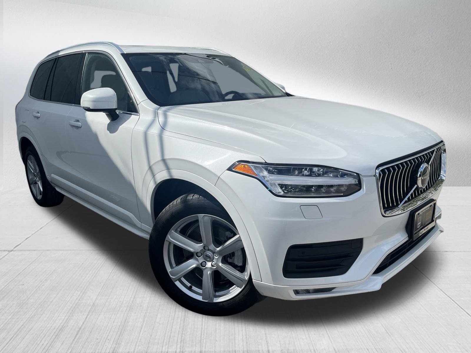 Used 2022 Volvo XC90 T5 Momentum AWD/4WD image 3