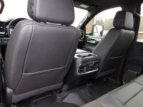 Used 2024 Chevrolet Silverado 2500 High Country w/ High Country Premium Package image 41