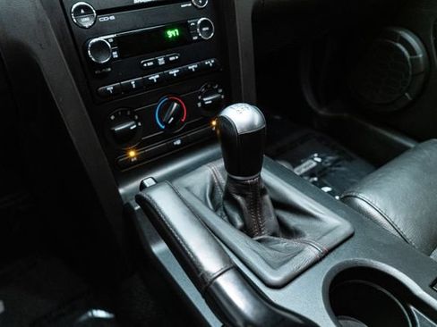 Used 2009 Ford Mustang Shelby GT500 RWD image 26
