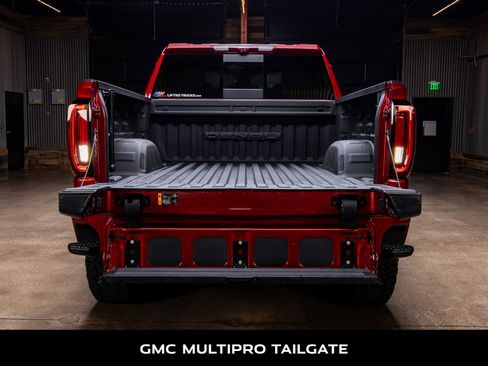 Used 2024 GMC Sierra 1500 Denali AWD/4WD image 9