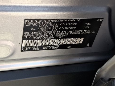 Used 2022 Toyota RAV4 LE AWD/4WD image 29
