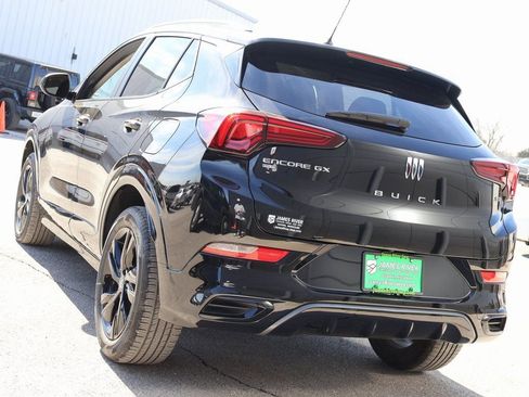 Used 2024 Buick Encore GX Sport Touring image 3