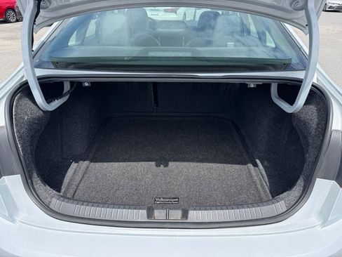 Used 2019 Volkswagen Jetta SEL Premium image 14