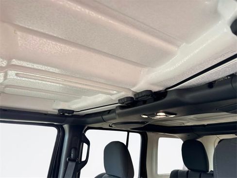 Used 2022 Jeep Wrangler Unlimited Rubicon 4xe image 26