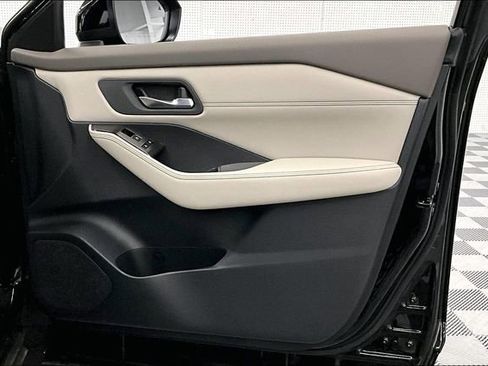 New 2025 Nissan Rogue SL image 37