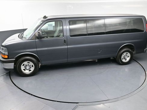 Used 2017 Chevrolet Express 3500 LT w/ LT Preferred Equipment Group image 43