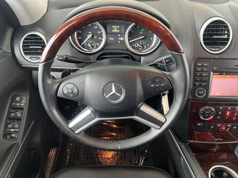 Used 2011 Mercedes-Benz GL 450 4MATIC image 25