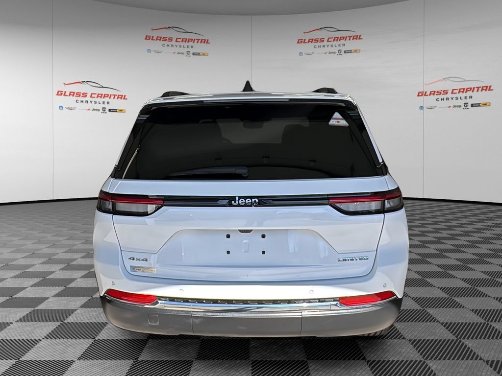Used 2023 Jeep Grand Cherokee Limited AWD/4WD image 6