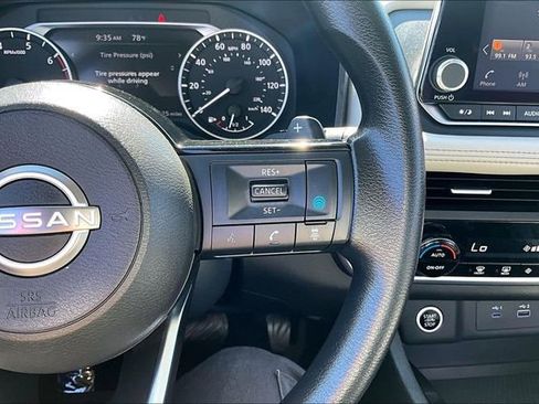 Certified 2023 Nissan Rogue SV FWD image 12