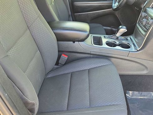 Used 2020 Jeep Grand Cherokee Laredo image 18