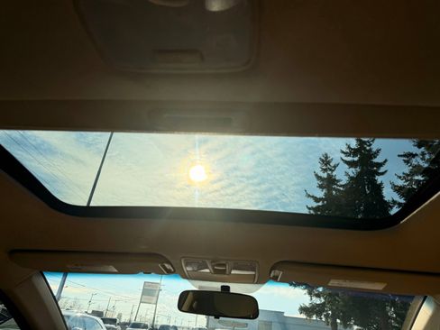 Used 2012 Hyundai Elantra Limited w/ Technology Pkg 5 image 26