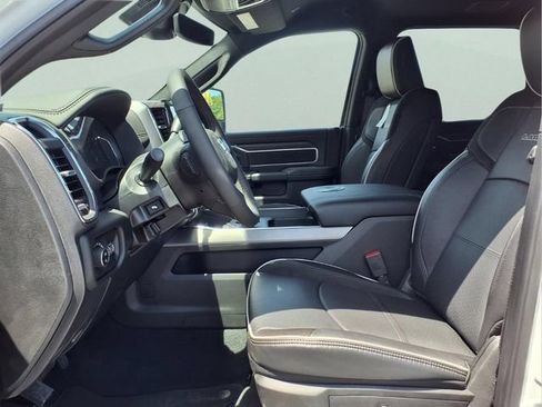 New 2026 RAM 2500 Laramie AWD/4WD image 18