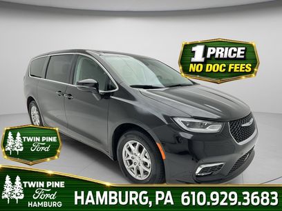 Used 2024 Chrysler Pacifica Touring-L