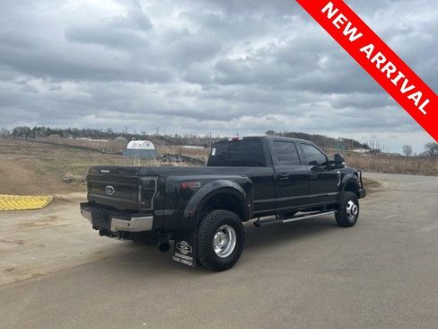 Used 2019 Ford F350 Lariat w/ Lariat Value Package image 3