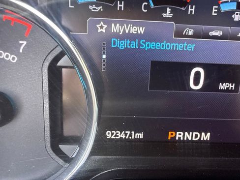 Used 2020 Ford Expedition XLT w/ Equipment Group 202A AWD/4WD image 11