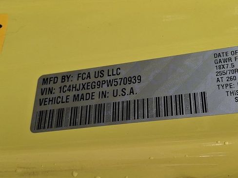 Used 2023 Jeep Wrangler Unlimited Sahara w/ Cold Weather Group AWD/4WD image 27