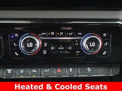 Used 2024 GMC Sierra 2500 AT4 w/ AT4 Premium Plus Package AWD/4WD image 4