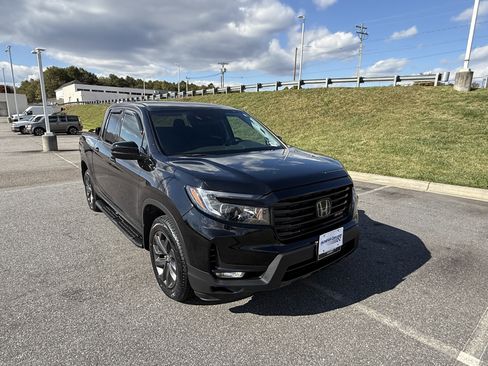 Used 2021 Honda Ridgeline Sport image 11