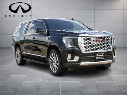 Used 2023 GMC Yukon XL Denali w/ Advanced Technology Package AWD/4WD image 3
