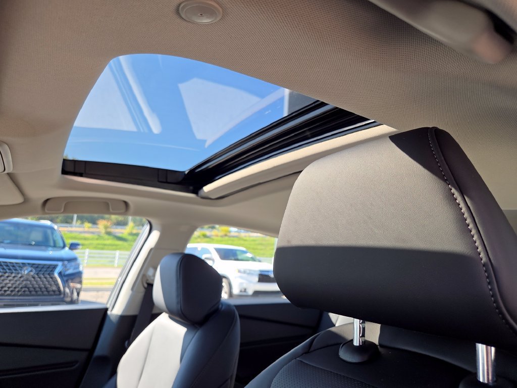 Used 2025 Honda Accord Touring image 8
