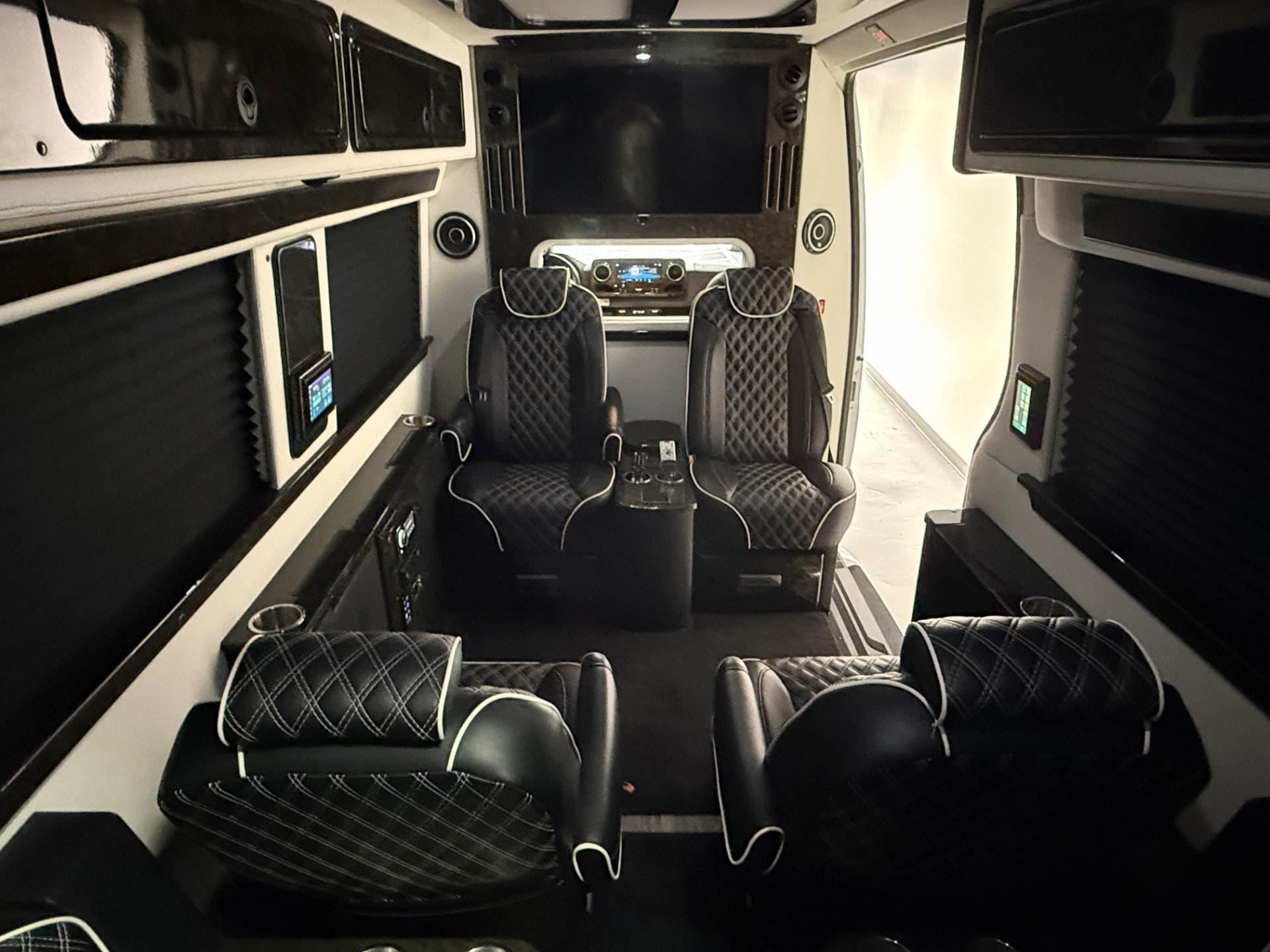 Used 2019 Mercedes-Benz Sprinter 4x4 170 image 23