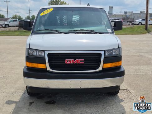 Used 2025 GMC Savana 2500 w/ Driver Convenience Package RWD image 2