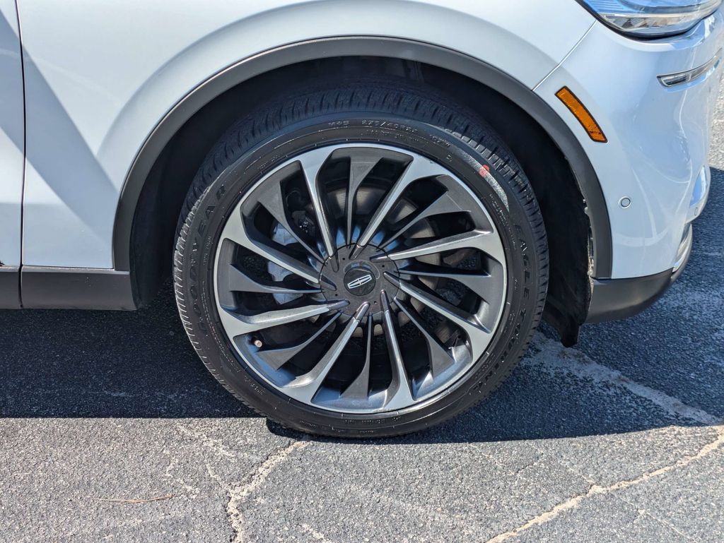 Used 2021 Lincoln Aviator Reserve w/ Equipment Group 201A AWD/4WD image 11