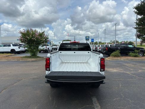 Used 2026 Chevrolet Colorado W/T AWD/4WD image 7