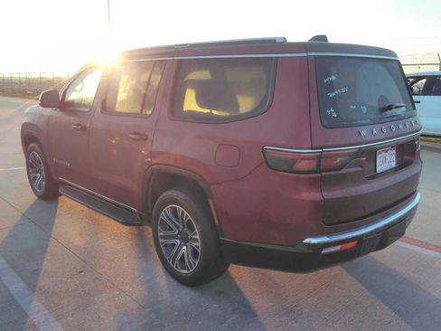 Used 2024 Jeep Wagoneer Series II w/ Flexible Seating Group RWD image 6