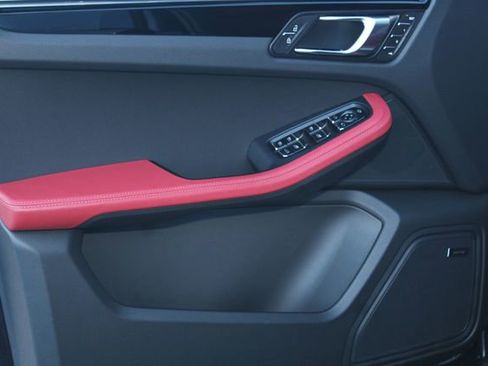 New 2026 Porsche Macan Turbo image 21