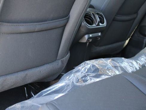 Used 2022 Jeep Gladiator Willys image 39