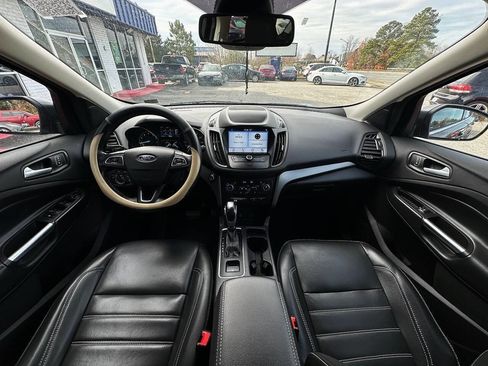 Used 2019 Ford Escape SEL image 16