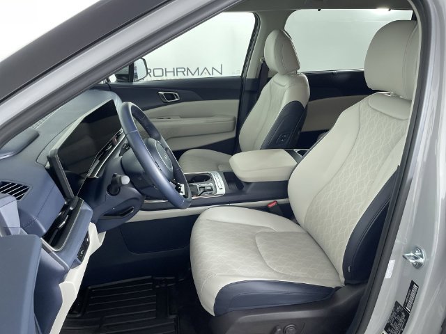 Used 2025 Kia Carnival EX FWD image 20