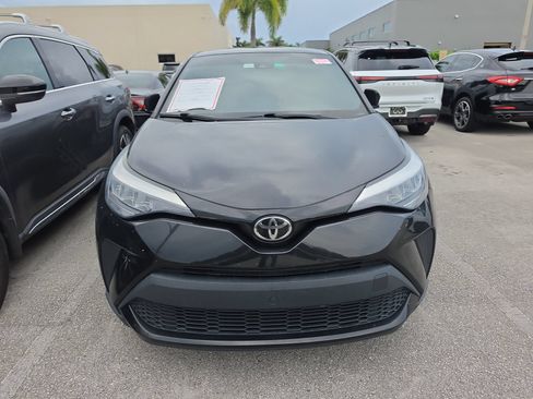 Used 2021 Toyota C-HR XLE FWD image 2