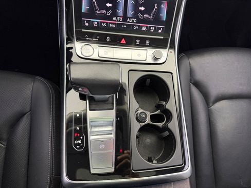 Used 2019 Audi Q8 Prestige w/ Adaptive Chassis Package image 16