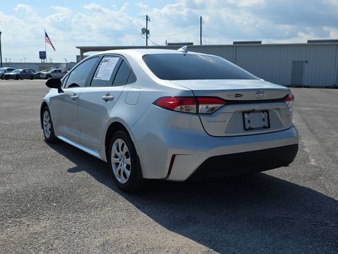 Used 2026 Toyota Corolla LE FWD image 6