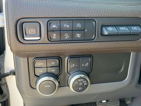 Used 2023 GMC Yukon Denali image 29