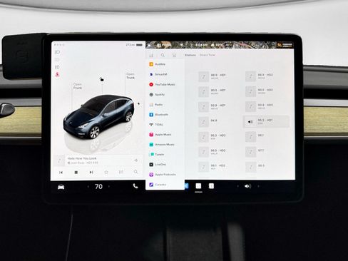Used 2024 Tesla Model Y Long Range AWD/4WD image 9