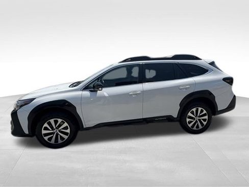 Used 2023 Subaru Outback Premium AWD/4WD image 4