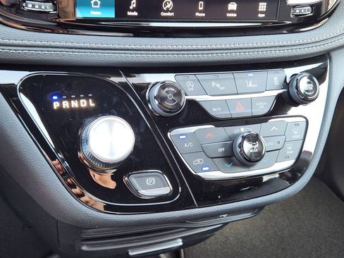 New 2026 Chrysler Pacifica Select image 14