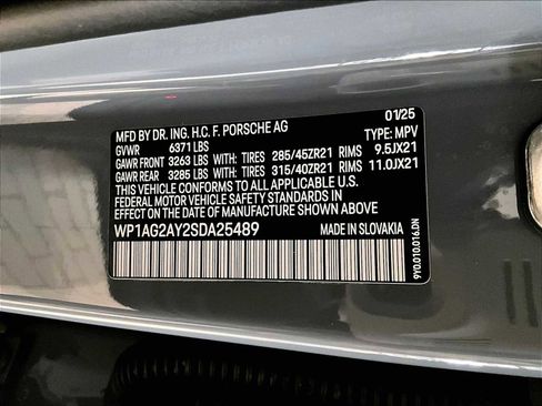 Used 2025 Porsche Cayenne GTS image 35