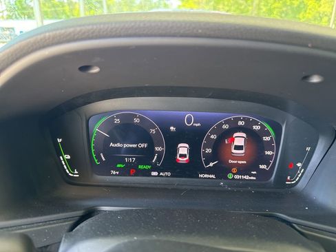 Used 2024 Honda Accord Touring image 11