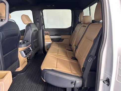 Used 2023 Ford F250 Lariat w/ Chrome Package image 5