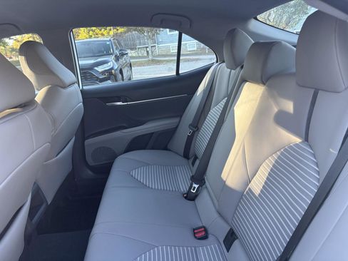 Used 2024 Toyota Camry SE image 21