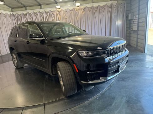 Used 2022 Jeep Grand Cherokee L Limited AWD/4WD image 3