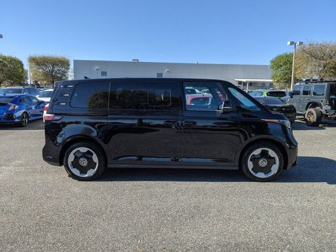 New 2025 Volkswagen ID. Buzz Pro S image 3