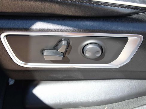 Used 2024 RAM 1500 Laramie AWD/4WD image 29